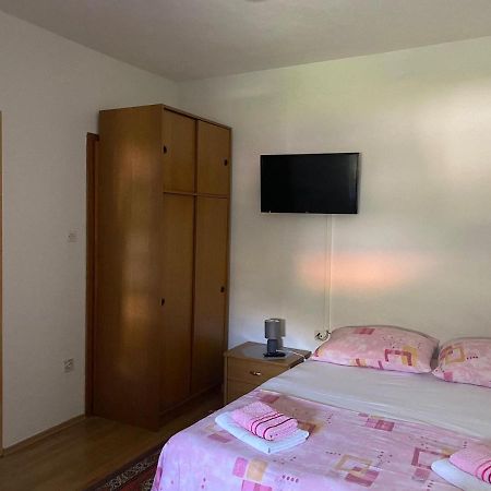 Apartmani Udovicic Трогир Екстериор снимка
