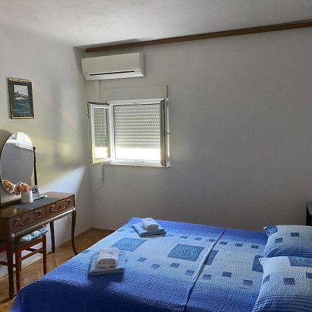 Apartmani Udovicic Трогир Екстериор снимка