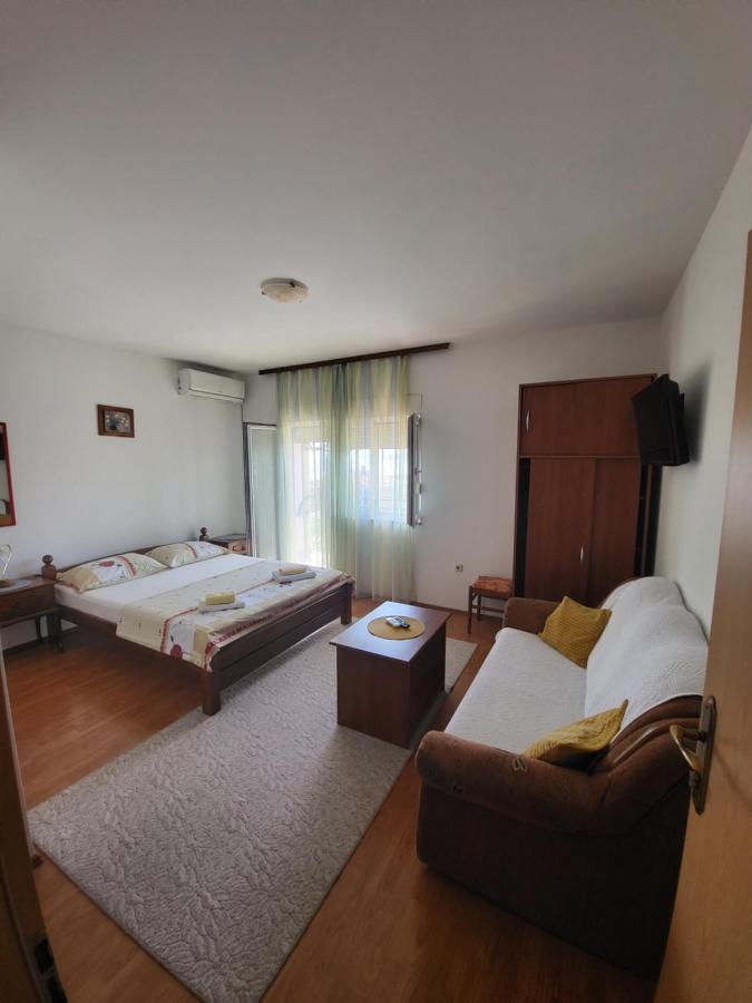 Apartmani Udovicic Трогир Екстериор снимка
