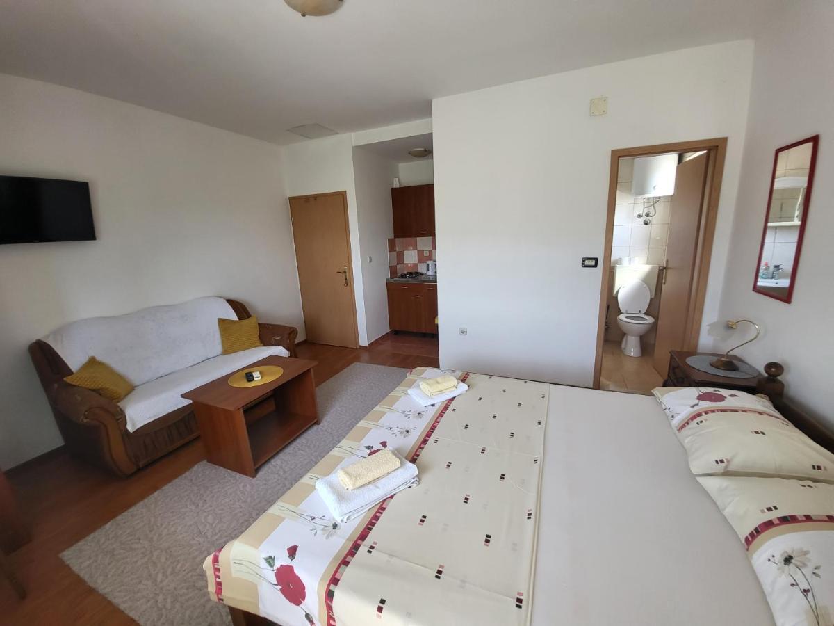 Apartmani Udovicic Трогир Екстериор снимка