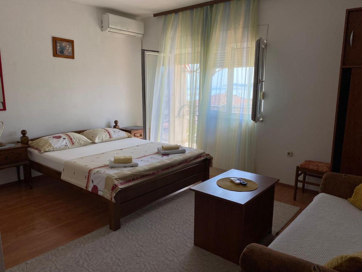 Apartmani Udovicic Трогир Екстериор снимка