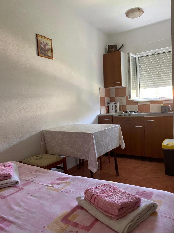 Apartmani Udovicic Трогир Екстериор снимка