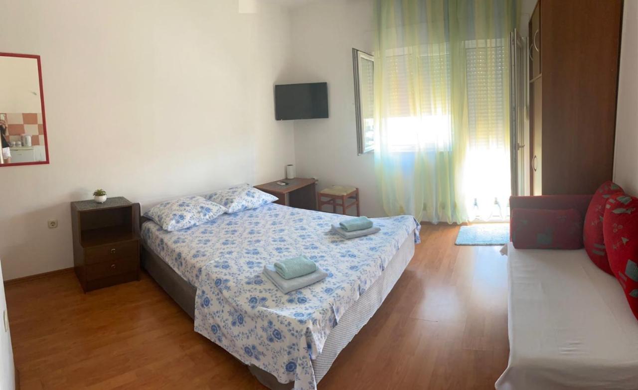 Apartmani Udovicic Трогир Екстериор снимка